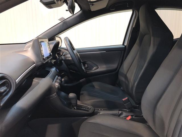 ヤリス Ｘ　追突防止装置　ドラレコ　ＶＳＣ　スマートキー＆プッシュスタート　イモビライザー　寒冷地仕様　マニュアルエアコン　ＥＴＣ付　ナビ　Ａクルコン　４ＷＤ　パワーウインドウ　ＡＢＳ　キーレス　エアバッグ（10枚目）