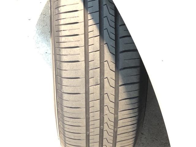 ヤリス Ｘ　追突防止装置　ドラレコ　ＶＳＣ　スマートキー＆プッシュスタート　イモビライザー　寒冷地仕様　マニュアルエアコン　ＥＴＣ付　ナビ　Ａクルコン　４ＷＤ　パワーウインドウ　ＡＢＳ　キーレス　エアバッグ（36枚目）