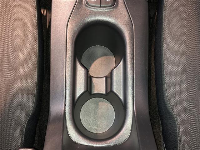 カローラ ハイブリッド　Ｇ－Ｘ　エアコン　ＬＥＤライト　フルセグＴＶ　ＥＳＣ　クルーズコントロール　ＡＢＳ　盗難防止システム　メモリーナビ　アイドリングストップ　４ＷＤ　寒冷地仕様　スマートキー　衝突被害軽減システム　ＥＴＣ（33枚目）