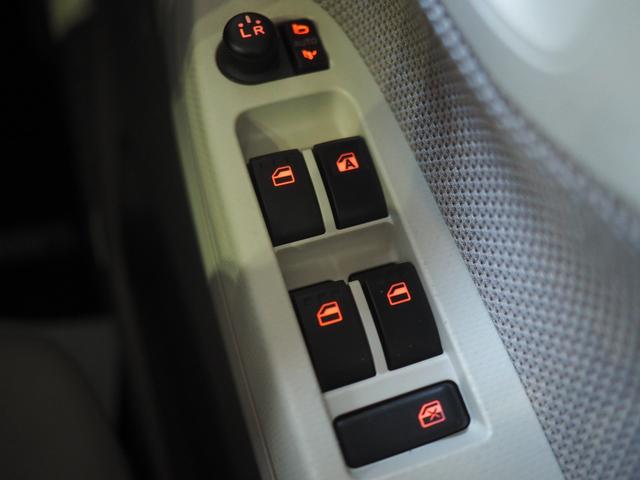 ムーヴ Ｘ　ＳＡ　４ＷＤ　夏冬タイヤ　ダイハツ純正ナビ　バックモニター　リモコンエンジンスターター　オートライト　オートエアコン　キーフリーシステム　アイドリングストップ　ＶＳＣ（横滑り抑制機能）（34枚目）