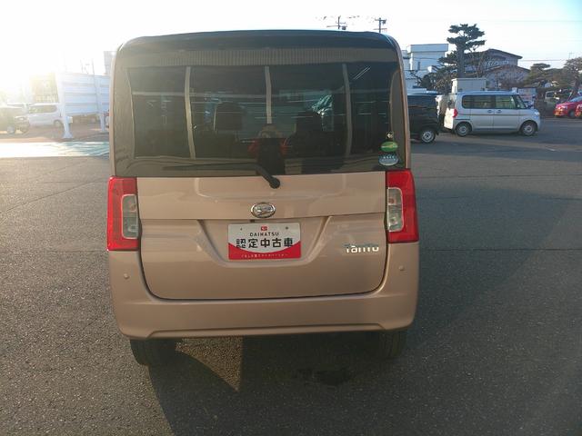 タント Ｘ　ＳＡＩＩＩ　４ＷＤ　両側スライドドア左電動　夏冬タイヤ　ダイハツ純正ナビ　バックモニター　スマートアシスト　オートエアコン　オートライト　リモコンエンジンスターター　運転席シートヒーター　アイドリングストップ（6枚目）