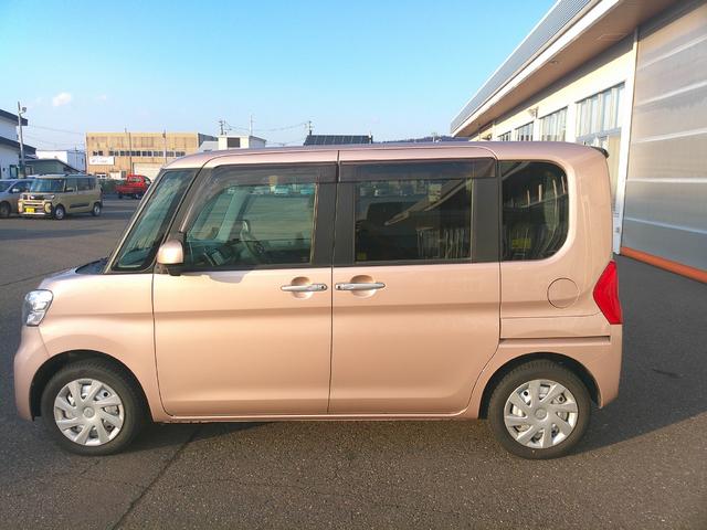 タント Ｘ　ＳＡＩＩＩ　４ＷＤ　両側スライドドア左電動　夏冬タイヤ　ダイハツ純正ナビ　バックモニター　スマートアシスト　オートエアコン　オートライト　リモコンエンジンスターター　運転席シートヒーター　アイドリングストップ（8枚目）