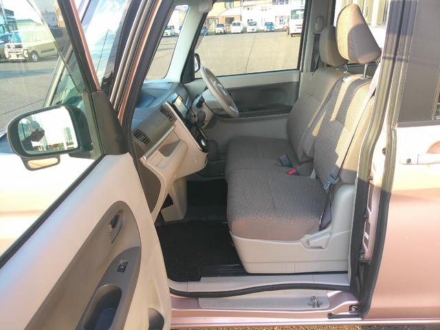 タント Ｘ　ＳＡＩＩＩ　４ＷＤ　両側スライドドア左電動　夏冬タイヤ　ダイハツ純正ナビ　バックモニター　スマートアシスト　オートエアコン　オートライト　リモコンエンジンスターター　運転席シートヒーター　アイドリングストップ（10枚目）