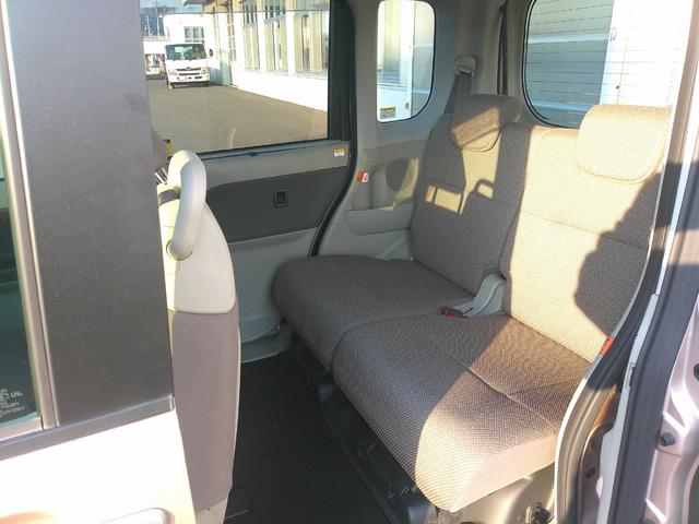 タント Ｘ　ＳＡＩＩＩ　４ＷＤ　両側スライドドア左電動　夏冬タイヤ　ダイハツ純正ナビ　バックモニター　スマートアシスト　オートエアコン　オートライト　リモコンエンジンスターター　運転席シートヒーター　アイドリングストップ（11枚目）