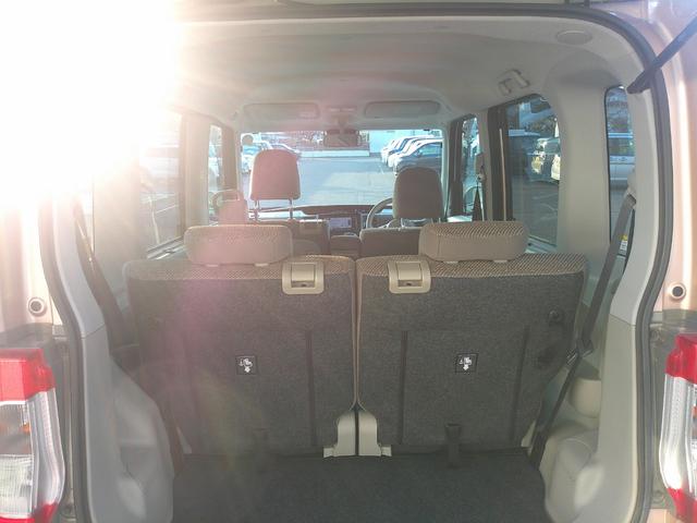 タント Ｘ　ＳＡＩＩＩ　４ＷＤ　両側スライドドア左電動　夏冬タイヤ　ダイハツ純正ナビ　バックモニター　スマートアシスト　オートエアコン　オートライト　リモコンエンジンスターター　運転席シートヒーター　アイドリングストップ（12枚目）