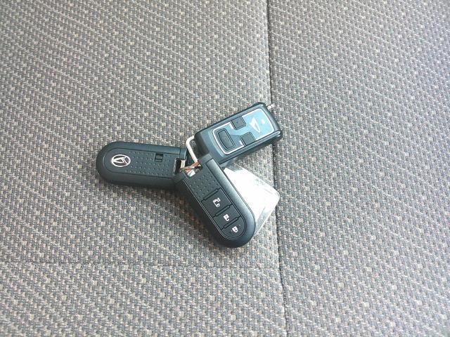 タント Ｘ　ＳＡＩＩＩ　４ＷＤ　両側スライドドア左電動　夏冬タイヤ　ダイハツ純正ナビ　バックモニター　スマートアシスト　オートエアコン　オートライト　リモコンエンジンスターター　運転席シートヒーター　アイドリングストップ（18枚目）