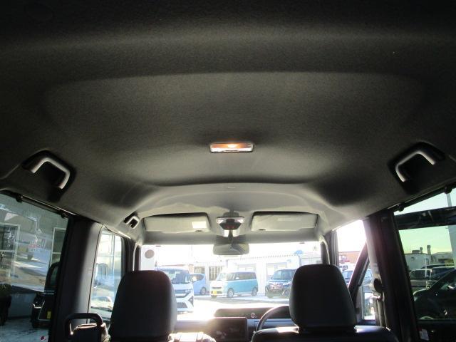 タント カスタムＲＳ　４ＷＤ　ターボ　両側パワースライドドア　ＬＥＤヘッドライト　オートライト　オートエアコン　オーディオレス　シートヒーター　前後コーナーセンサー　後席テーブル　アイドリングストップ（9枚目）