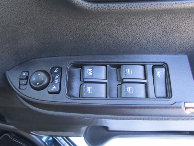 タント カスタムＲＳ　４ＷＤ　ターボ　両側パワースライドドア　ＬＥＤヘッドライト　オートライト　オートエアコン　オーディオレス　シートヒーター　前後コーナーセンサー　後席テーブル　アイドリングストップ（19枚目）