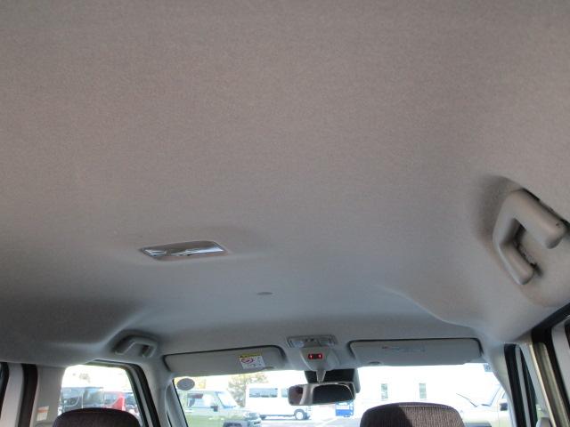 ムーヴ Ｇ　４ＷＤ　夏冬タイヤ　スマホ連携ディスプレイオーディオ　バックモニター　ワイヤレス充電器　キーフリーシステム　オートエアコン　ＬＥＤヘッドライト　電動パーキングブレーキ　アイドリングストップ（12枚目）