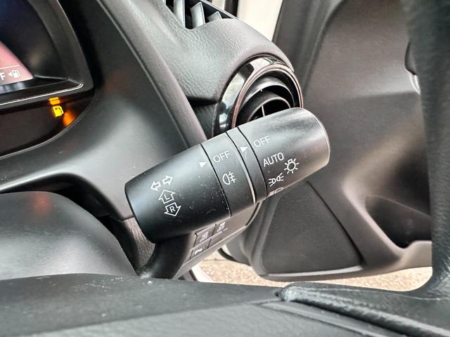 MAZDA2 15C 4WD バックカメラ ナビ クリアランスソナー レーンアシスト 衝突被害軽減システム オートライト LEDヘッドランプ スマートキー アイドリングストップ 電動格納ミラー AT 盗難防止システム(5枚目)