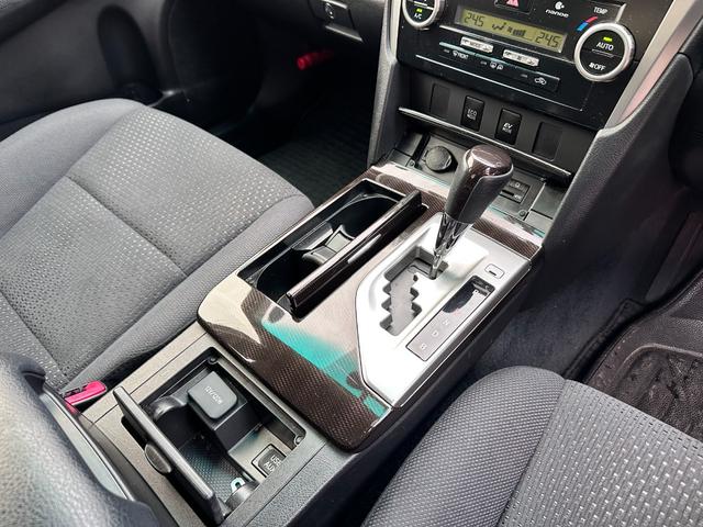 カムリ ハイブリッド Gパッケージ バックカメラ ナビ アルミホイール HID サンルーフ CVT スマートキー アイドリングストップ 電動格納ミラー 盗難防止システム パワーシート 衝突安全ボディ ABS ESC エアコン(5枚目)