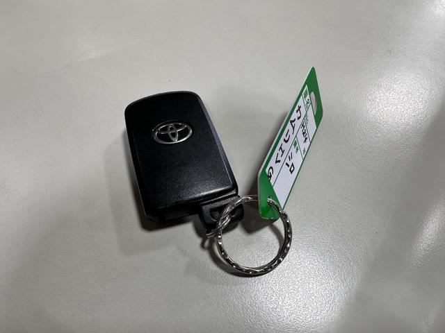 カムリ ハイブリッド Gパッケージ バックカメラ ナビ アルミホイール HID サンルーフ CVT スマートキー アイドリングストップ 電動格納ミラー 盗難防止システム パワーシート 衝突安全ボディ ABS ESC エアコン(11枚目)