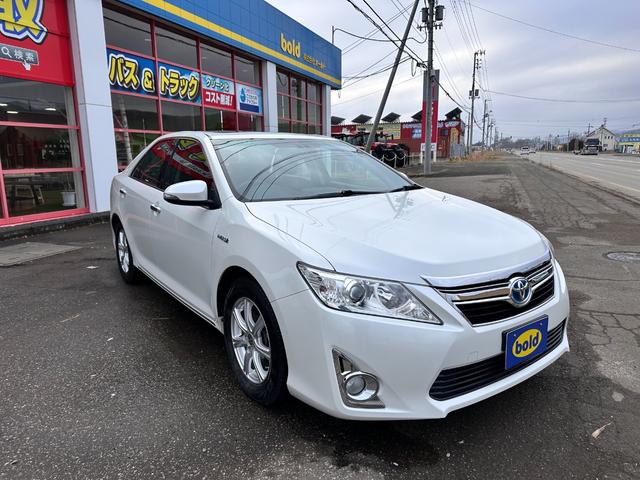 カムリ ハイブリッド Gパッケージ バックカメラ ナビ アルミホイール HID サンルーフ CVT スマートキー アイドリングストップ 電動格納ミラー 盗難防止システム パワーシート 衝突安全ボディ ABS ESC エアコン(14枚目)