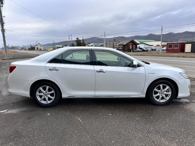 カムリ ハイブリッド Gパッケージ バックカメラ ナビ アルミホイール HID サンルーフ CVT スマートキー アイドリングストップ 電動格納ミラー 盗難防止システム パワーシート 衝突安全ボディ ABS ESC エアコン(15枚目)