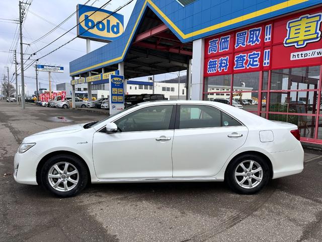 カムリ ハイブリッド Gパッケージ バックカメラ ナビ アルミホイール HID サンルーフ CVT スマートキー アイドリングストップ 電動格納ミラー 盗難防止システム パワーシート 衝突安全ボディ ABS ESC エアコン(24枚目)