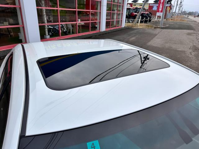 カムリ ハイブリッド Gパッケージ バックカメラ ナビ アルミホイール HID サンルーフ CVT スマートキー アイドリングストップ 電動格納ミラー 盗難防止システム パワーシート 衝突安全ボディ ABS ESC エアコン(27枚目)