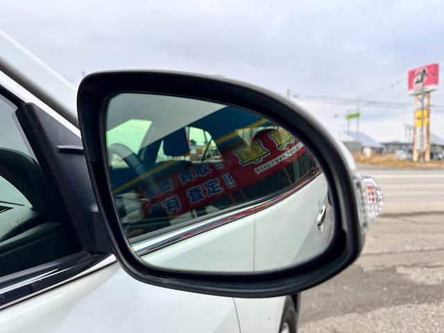 カムリ ハイブリッド Gパッケージ バックカメラ ナビ アルミホイール HID サンルーフ CVT スマートキー アイドリングストップ 電動格納ミラー 盗難防止システム パワーシート 衝突安全ボディ ABS ESC エアコン(29枚目)