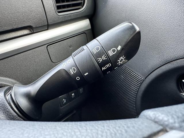 タント カスタムＸ　トップエディションＳＡＩＩ　４ＷＤ　バックカメラ　両側スライド・片側電動　ナビ　衝突被害軽減システム　オートライト　スマートキー　アイドリングストップ　電動格納ミラー　ベンチシート　ＣＶＴ　ＥＳＣ　アルミホイール　エアコン（5枚目）