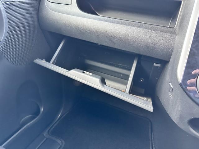 タント カスタムＸ　トップエディションＳＡＩＩ　４ＷＤ　バックカメラ　両側スライド・片側電動　ナビ　衝突被害軽減システム　オートライト　スマートキー　アイドリングストップ　電動格納ミラー　ベンチシート　ＣＶＴ　ＥＳＣ　アルミホイール　エアコン（9枚目）