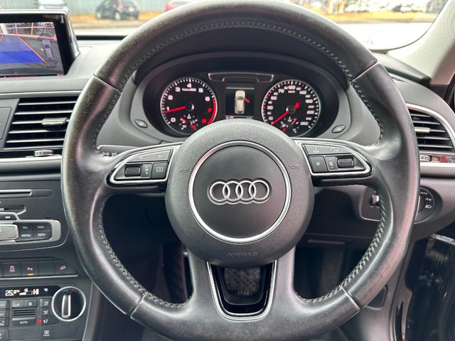 Ｑ３ ２．０ＴＦＳＩクワトロ１８０ＰＳ　４ＷＤ　バックカメラ　クリアランスソナー　ナビ　オートライト　ＨＩＤ　アルミホイール　スマートキー　アイドリングストップ　電動格納ミラー　ＡＴ　盗難防止システム　ＣＤ　ＡＢＳ　ＥＳＣ　エアコン（3枚目）