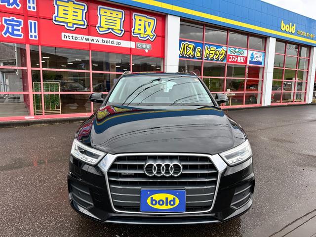 Ｑ３ ２．０ＴＦＳＩクワトロ１８０ＰＳ　４ＷＤ　バックカメラ　クリアランスソナー　ナビ　オートライト　ＨＩＤ　アルミホイール　スマートキー　アイドリングストップ　電動格納ミラー　ＡＴ　盗難防止システム　ＣＤ　ＡＢＳ　ＥＳＣ　エアコン（13枚目）