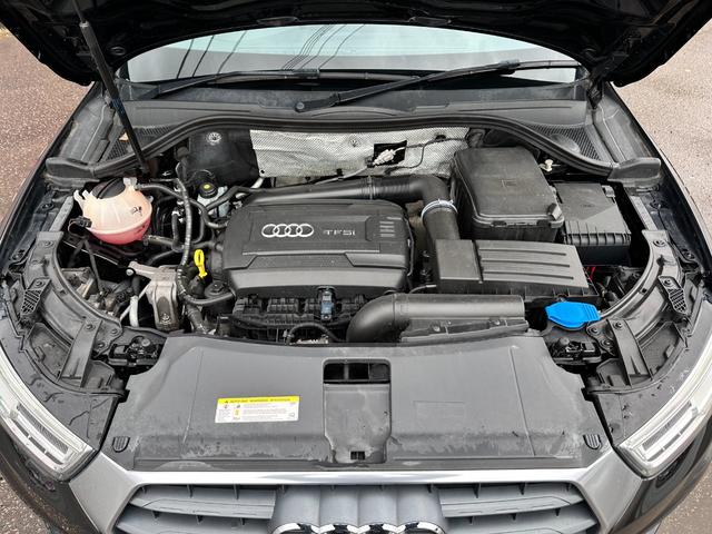 Ｑ３ ２．０ＴＦＳＩクワトロ１８０ＰＳ　４ＷＤ　バックカメラ　クリアランスソナー　ナビ　オートライト　ＨＩＤ　アルミホイール　スマートキー　アイドリングストップ　電動格納ミラー　ＡＴ　盗難防止システム　ＣＤ　ＡＢＳ　ＥＳＣ　エアコン（21枚目）