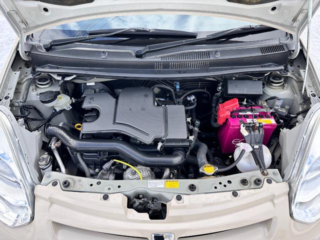 パッソ Ｘ　４ＷＤ　スマートキー　電動格納ミラー　ＣＶＴ　衝突安全ボディ　ベンチシート　ＡＢＳ　ＥＳＣ　ＣＤ　ＵＳＢ　ミュージックプレイヤー接続可　エアコン　パワーステアリング　パワーウィンドウ　運転席エアバッグ（3枚目）