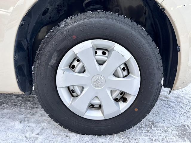 パッソ Ｘ　４ＷＤ　スマートキー　電動格納ミラー　ＣＶＴ　衝突安全ボディ　ベンチシート　ＡＢＳ　ＥＳＣ　ＣＤ　ＵＳＢ　ミュージックプレイヤー接続可　エアコン　パワーステアリング　パワーウィンドウ　運転席エアバッグ（34枚目）