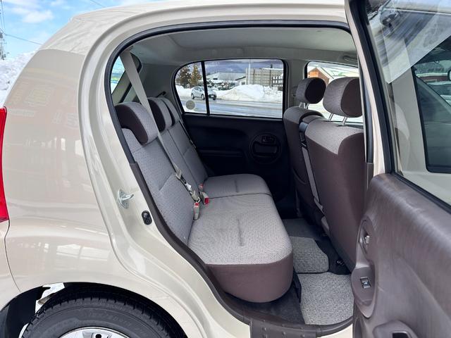 パッソ Ｘ　４ＷＤ　スマートキー　電動格納ミラー　ＣＶＴ　衝突安全ボディ　ベンチシート　ＡＢＳ　ＥＳＣ　ＣＤ　ＵＳＢ　ミュージックプレイヤー接続可　エアコン　パワーステアリング　パワーウィンドウ　運転席エアバッグ（41枚目）