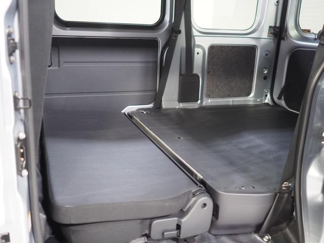 ハイゼットカーゴ ＤＸ　パートタイム４ＷＤ　ＣＶＴ　スマートアシスト　両側スライドドア　キーレスエントリー　ＡＭ／ＦＭラジオ　オートライト　エアコン　アイドリングストップ　ＶＳＣ（横滑り抑制機能）（13枚目）