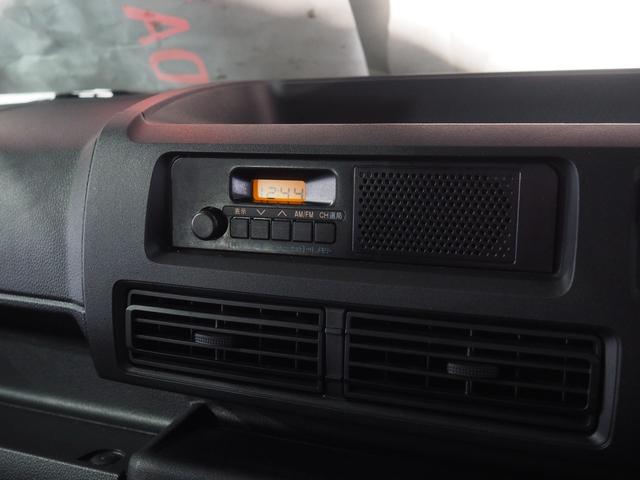 ハイゼットカーゴ ＤＸ　パートタイム４ＷＤ　ＣＶＴ　スマートアシスト　両側スライドドア　キーレスエントリー　ＡＭ／ＦＭラジオ　オートライト　エアコン　アイドリングストップ　ＶＳＣ（横滑り抑制機能）（16枚目）