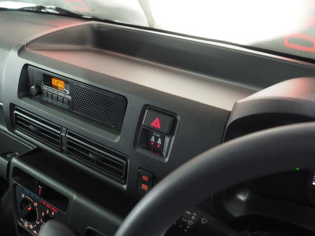 ハイゼットカーゴ ＤＸ　パートタイム４ＷＤ　ＣＶＴ　スマートアシスト　両側スライドドア　キーレスエントリー　ＡＭ／ＦＭラジオ　オートライト　エアコン　アイドリングストップ　ＶＳＣ（横滑り抑制機能）（31枚目）