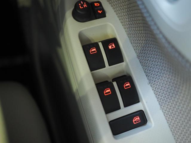 ムーヴ X SA 4WD 夏冬タイヤ スマートアシスト オートライト オートエアコン キーフリーシステム CD/USBチューナー ドライブレコーダー アルミホイール VSC(横滑り抑制機能) アイドリングストップ(32枚目)