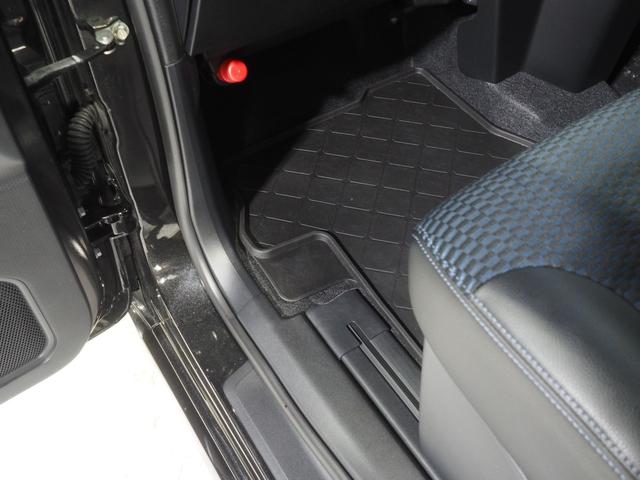 タント カスタムＲＳ　４ＷＤ　両側パワースライドドア　オーディオレス　ＬＥＤヘッドライト　オートライト　オートエアコン　運転席助手席シートヒーター　前後コーナーセンサー　後席テーブル　キーフリーシステム　アルミホイール（34枚目）