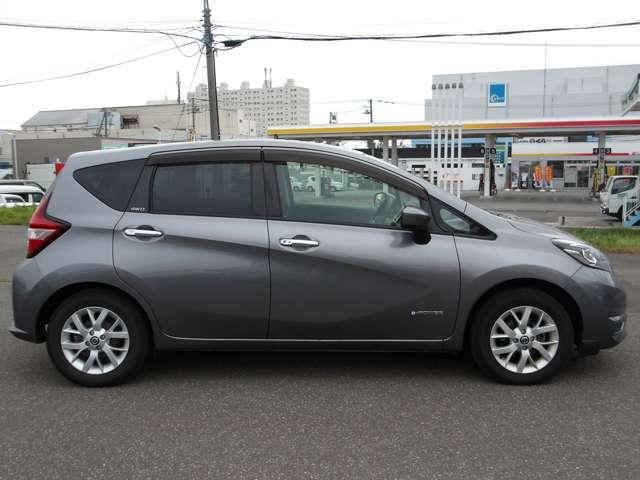 ノート １．２　ｅ－ＰＯＷＥＲ　Ｘ　ＦＯＵＲ　４ＷＤ　純正ナビ＆全周囲モニター＆ドラレコ（3枚目）