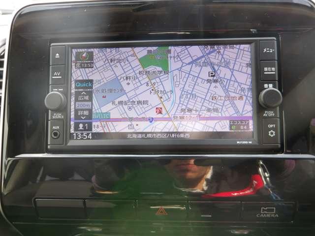 セレナ ２．０　ＸＶ　４ＷＤ　純正ナビ＆全周囲モニター（9枚目）