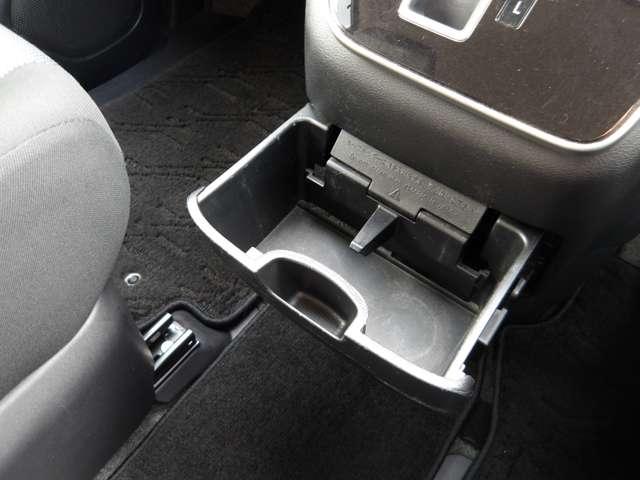 セレナ ２．０　ＸＶ　４ＷＤ　純正ナビ＆全周囲モニター（16枚目）