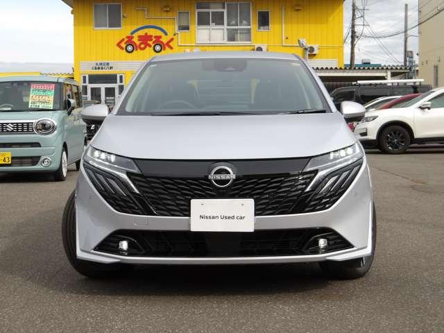 オーラ 1.2 G FOUR レザーエディション 4WD 当社試乗車アップ(4枚目)