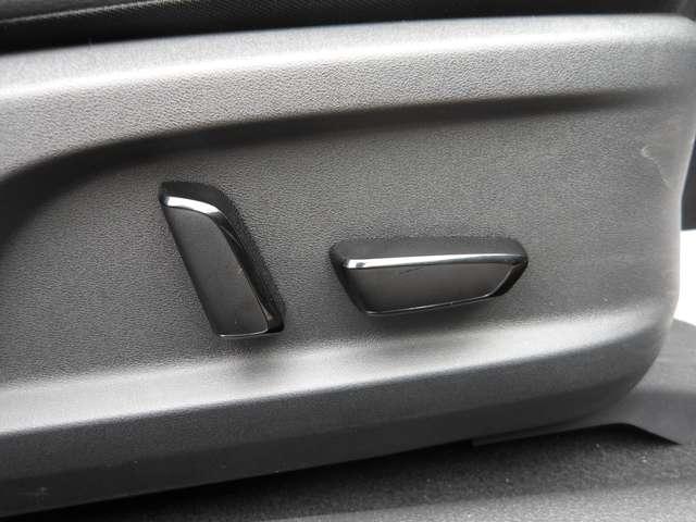 オーラ 1.2 G FOUR レザーエディション 4WD 当社試乗車アップ(20枚目)