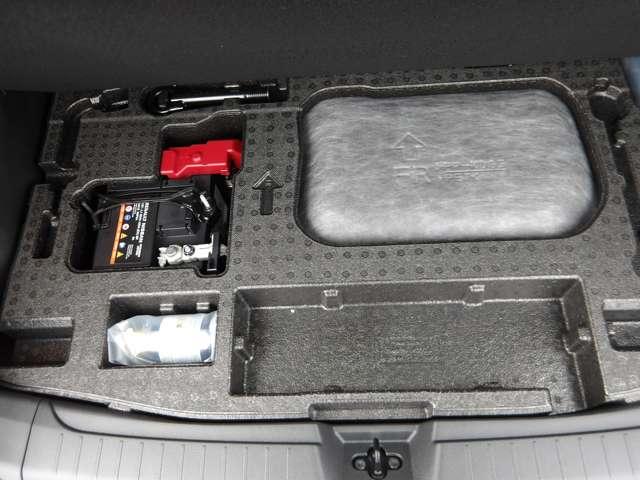 オーラ １．２　Ｇ　ＦＯＵＲ　レザーエディション　４ＷＤ　当社試乗車アップ（32枚目）