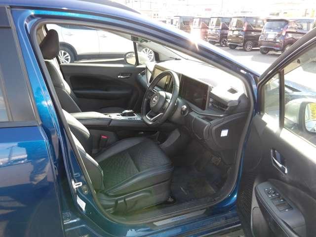 ノート １．２　ＡＵＴＥＣＨ　クロスオーバー　ＦＯＵＲ　４ＷＤ　純正９インチナビ＆全周囲モニター（6枚目）