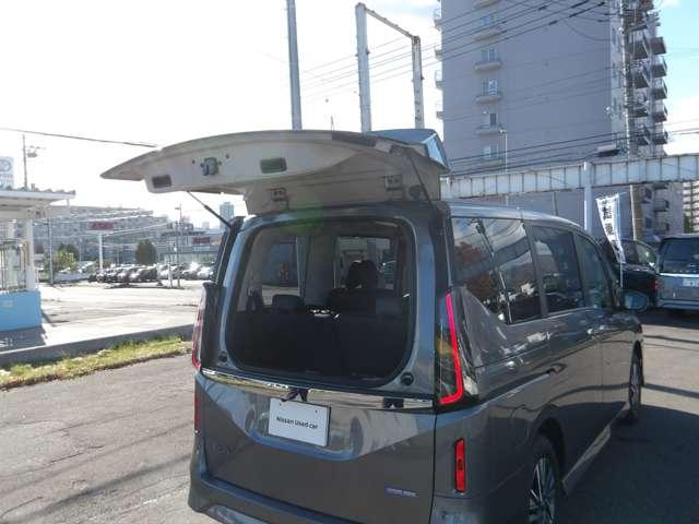 セレナ 2.0 ハイウェイスターV 4WD 法定12ヶ点検整備渡しです!(4枚目)