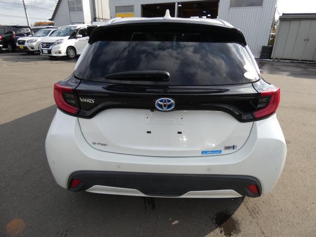 ヤリス ハイブリッドＺ　４ＷＤ（3枚目）