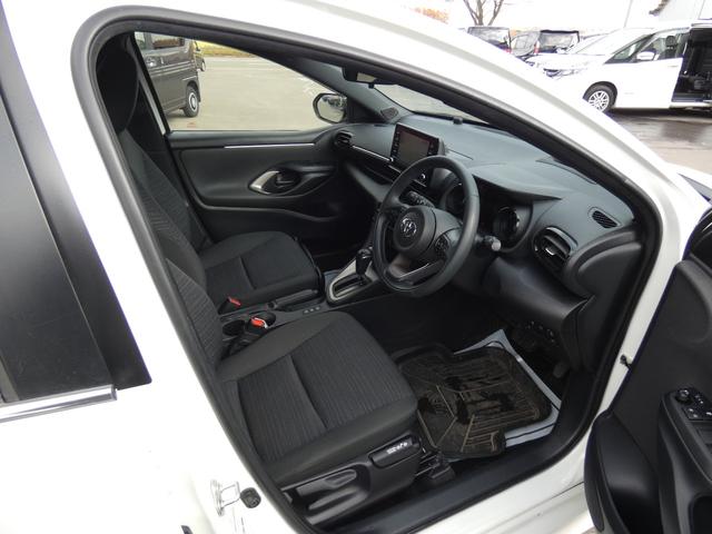 ヤリス ハイブリッドＺ　４ＷＤ（9枚目）