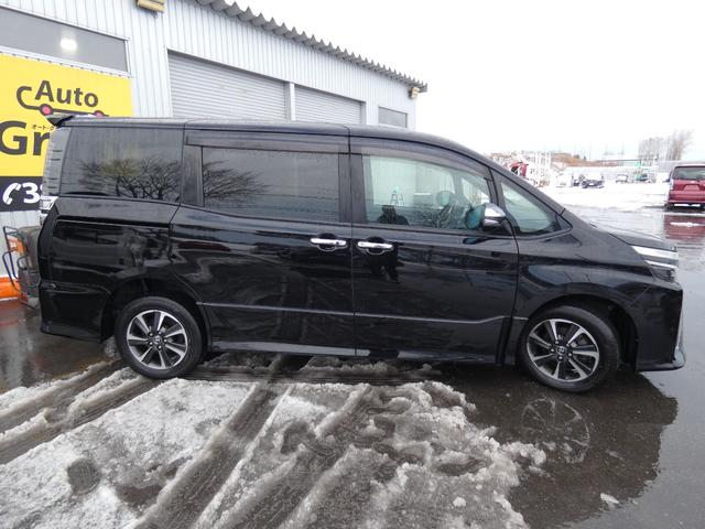 ヴォクシー ＺＳ　煌　４ＷＤ（4枚目）