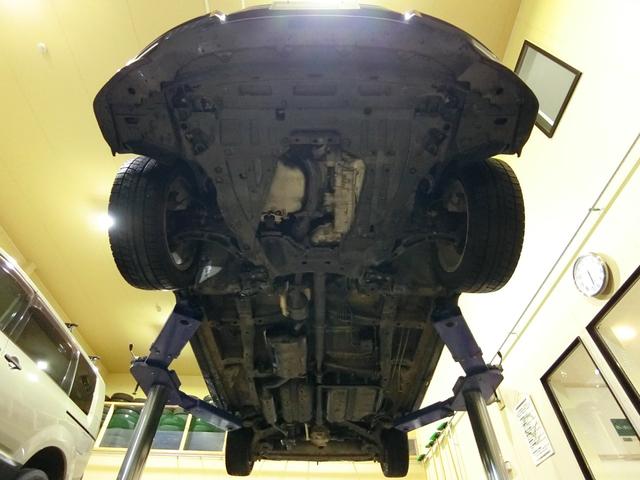 アブソルート 4WD あんしんパッケージ 3列8人乗り 両側パワスラ 夏冬タイヤ付き ハーフレザーシート LEDヘッドライト クルーズコントロール 純正エンジンスターター(7枚目)