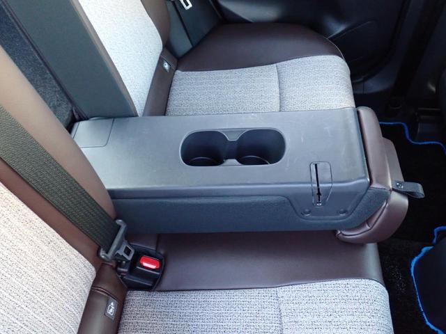 ヤリスクロス ハイブリッドＺ　４ＷＤ　寒冷地仕様　モデリスタエアロ　純正８インチナビ　フルセグ　全方位カメラ　電動リアゲート　ＬＥＤヘッドライト　オートハイビーム　クルーズコントコール　シートヒーター　ＡＣ１００Ｖ（17枚目）