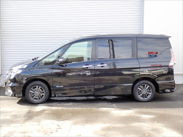 セレナ ハイウェイスター プロパイロットエディション 4WD 夏冬タイヤ付き 前後ドラレコ エンジンスターター 後席9インチモニター バックカメラ 両側パワースライドドア シートヒーター ETC Bluetooth接続 ブルーレイ・DVD・CD(4枚目)