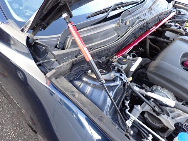 アクセラスポーツ １５Ｓ　４ＷＤ　夏冬タイヤ付き　ドライブレコーダー　エンジンスターター　レーザーレーダー　シートカバー　追加ツィーター　タワーバー　ボンネットダンパー　ＣＤ・ＤＶＤ　Ｂｌｕｅｔｏｏｔｈ接続　ＵＳＢ電源（9枚目）