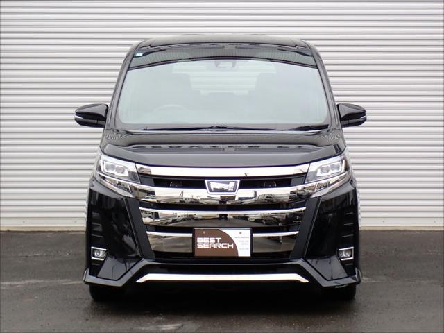 ノア Ｓｉ　ダブルバイビーＩＩ　４ＷＤ　寒冷地仕様　３列８人乗り　両側パワースライドドア　ハーフレザーシート　コーナーセンサー　純正ナビ　バックカメラ　ＥＴＣ　クルーズコントロール　ＬＥＤヘッドライト　プリクラッシュセーフティ（3枚目）